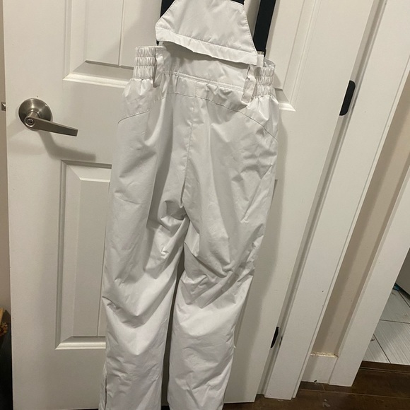 Waterproof pants with braces - Picture 3 of 4